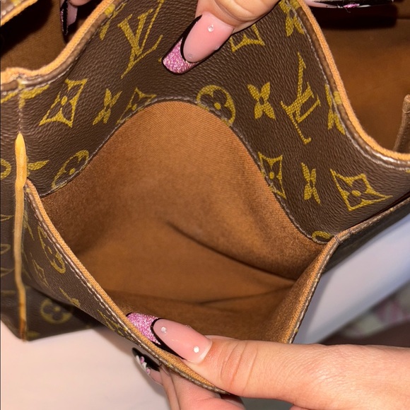 Louis Vuitton Brown Monogram Messenger Bag - Picture 10 of 17